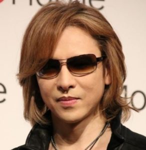 素顔がもはやエ〇い！】YOSHIKIがサングラスをかける本当の理由はコレ